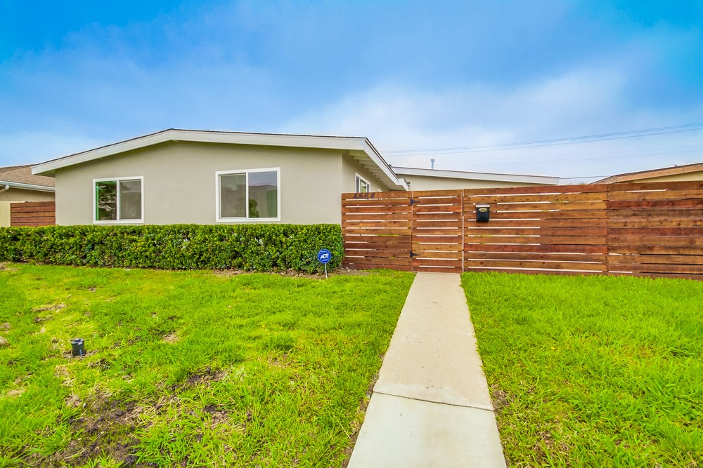 Virtual tour photo 7 of 64 for 4664 Clairemont Dr