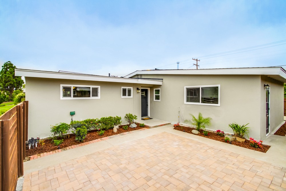 Virtual tour photo 11 of 64 for 4664 Clairemont Dr