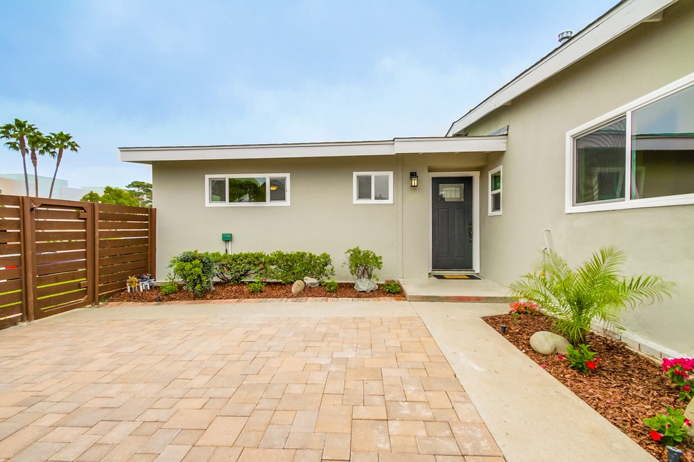 Virtual tour photo 15 of 64 for 4664 Clairemont Dr