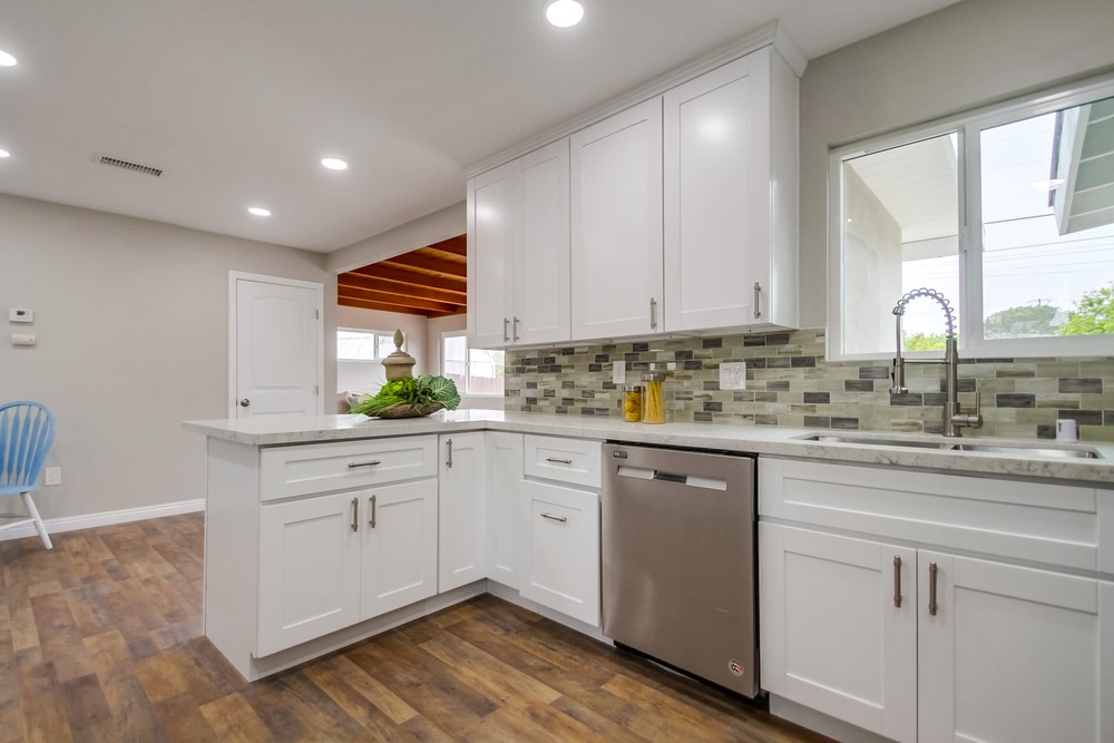 Virtual tour photo 37 of 64 for 4664 Clairemont Dr