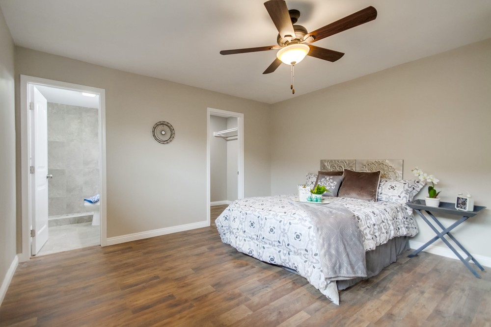 Virtual tour photo 38 of 64 for 4664 Clairemont Dr