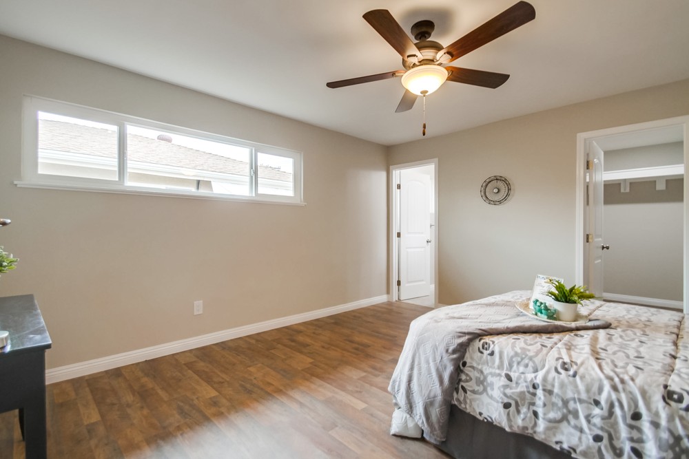 Virtual tour photo 39 of 64 for 4664 Clairemont Dr