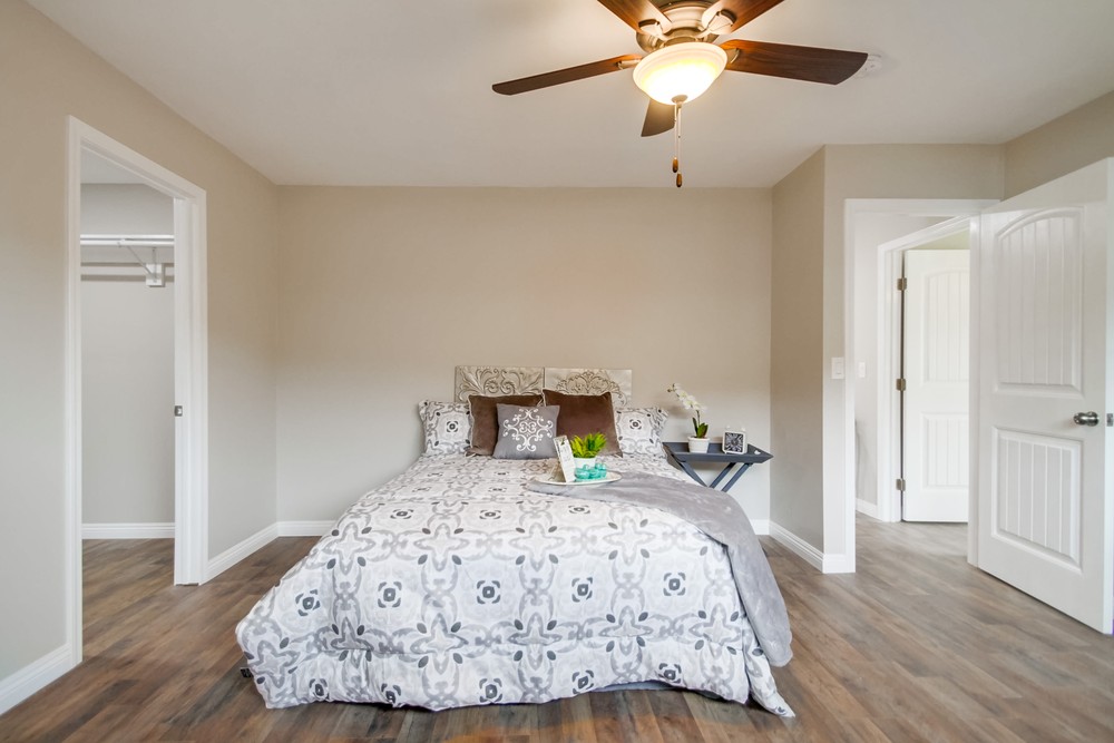 Virtual tour photo 40 of 64 for 4664 Clairemont Dr