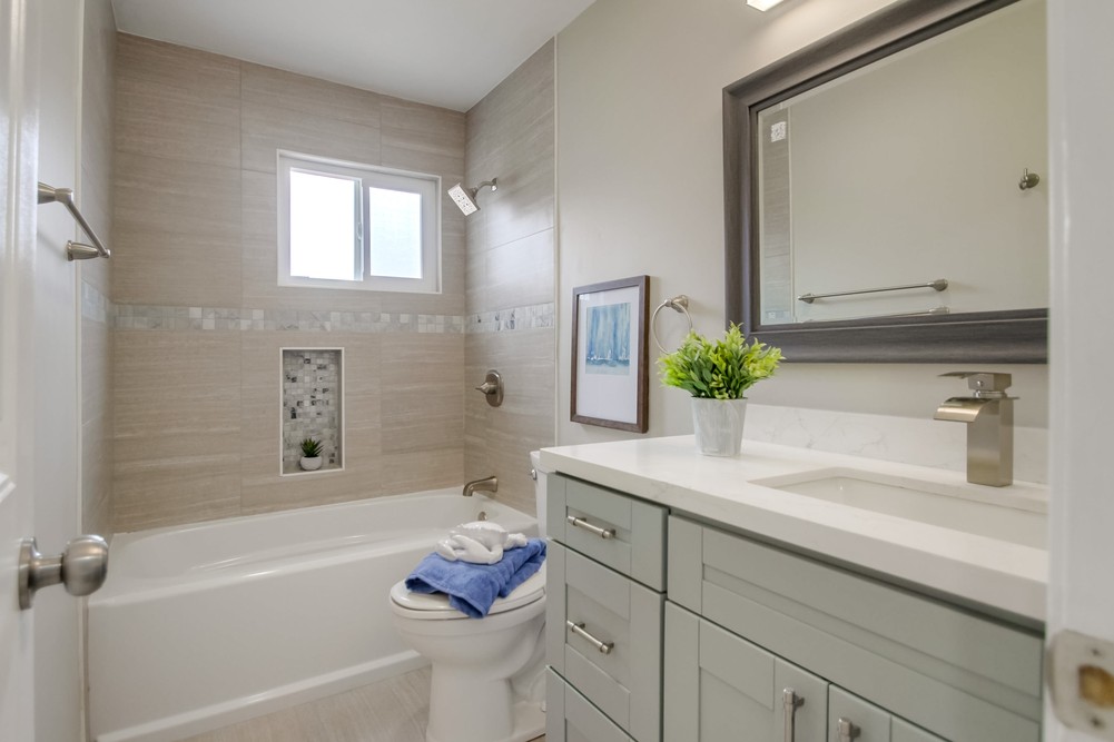Virtual tour photo 53 of 64 for 4664 Clairemont Dr