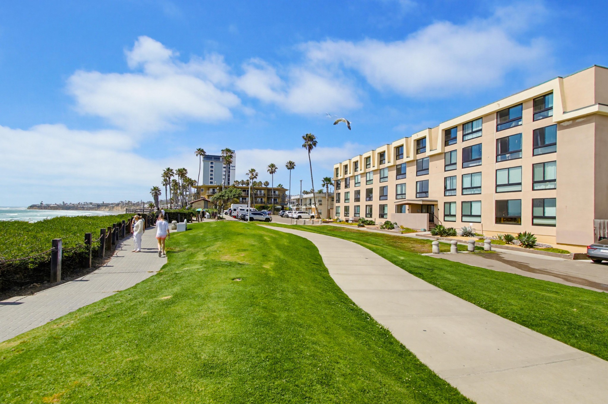 Virtual tour photo 3 of 34 for 4667 Ocean Blvd