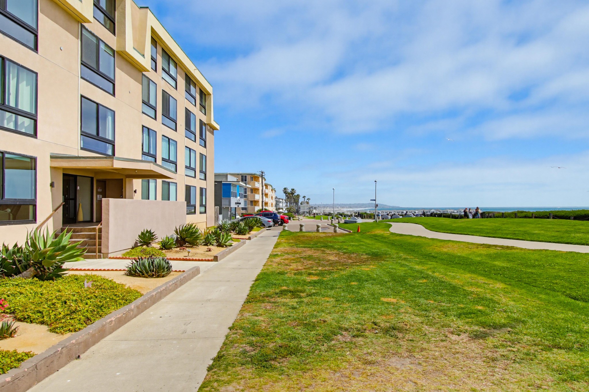 Virtual tour photo 6 of 34 for 4667 Ocean Blvd