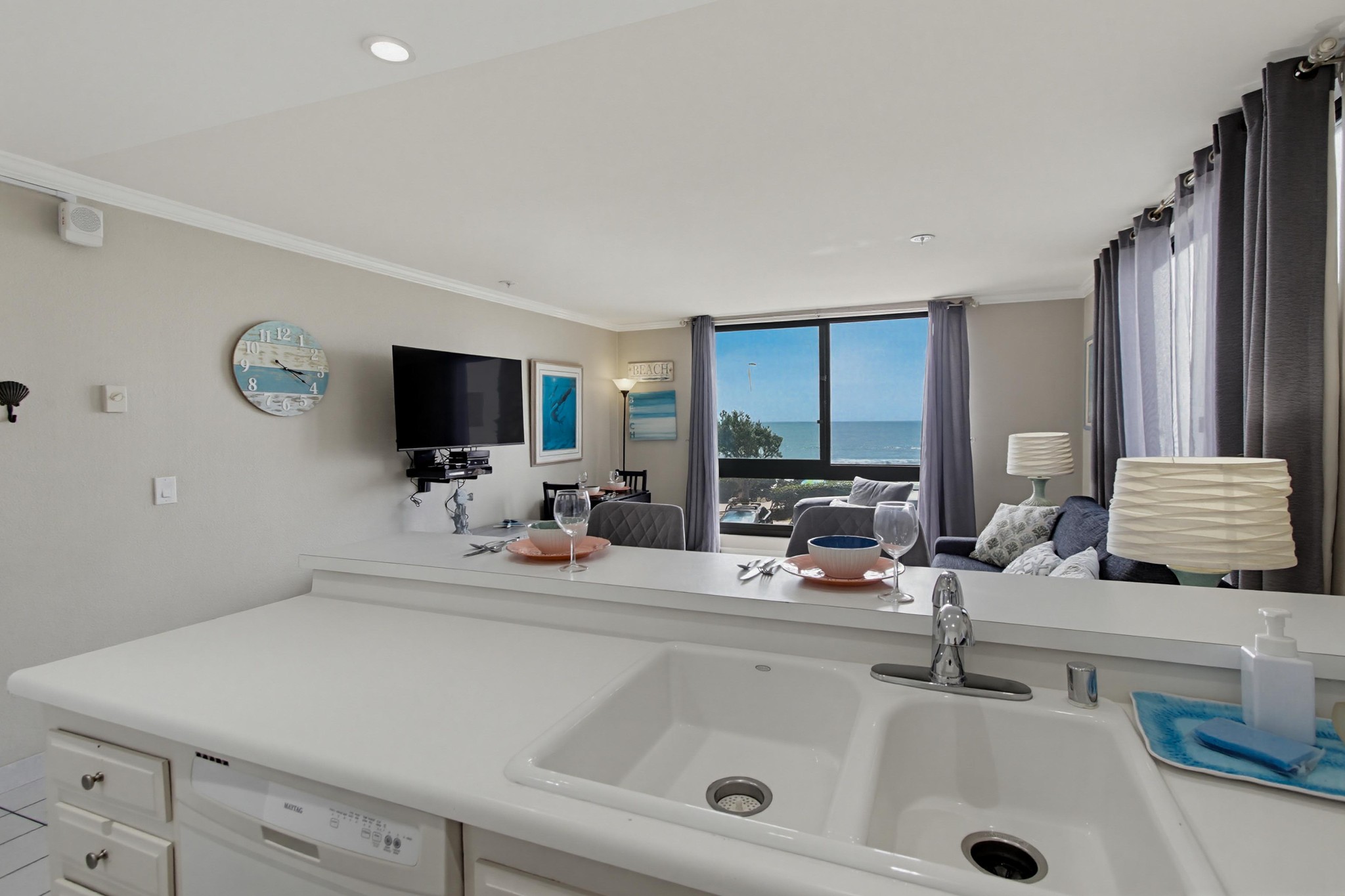 Virtual tour photo 12 of 34 for 4667 Ocean Blvd