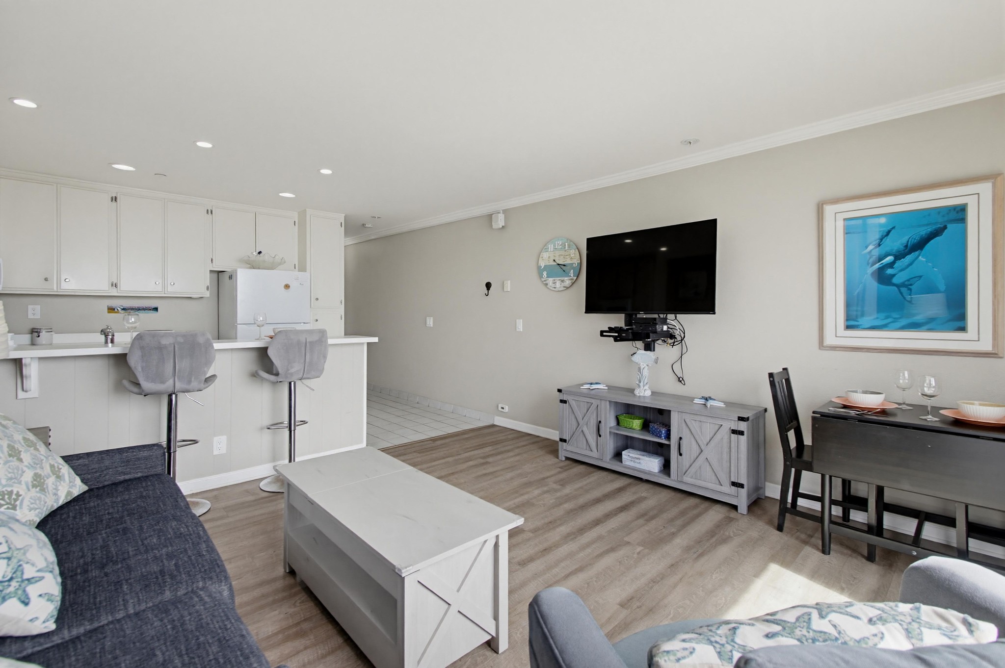 Virtual tour photo 20 of 34 for 4667 Ocean Blvd