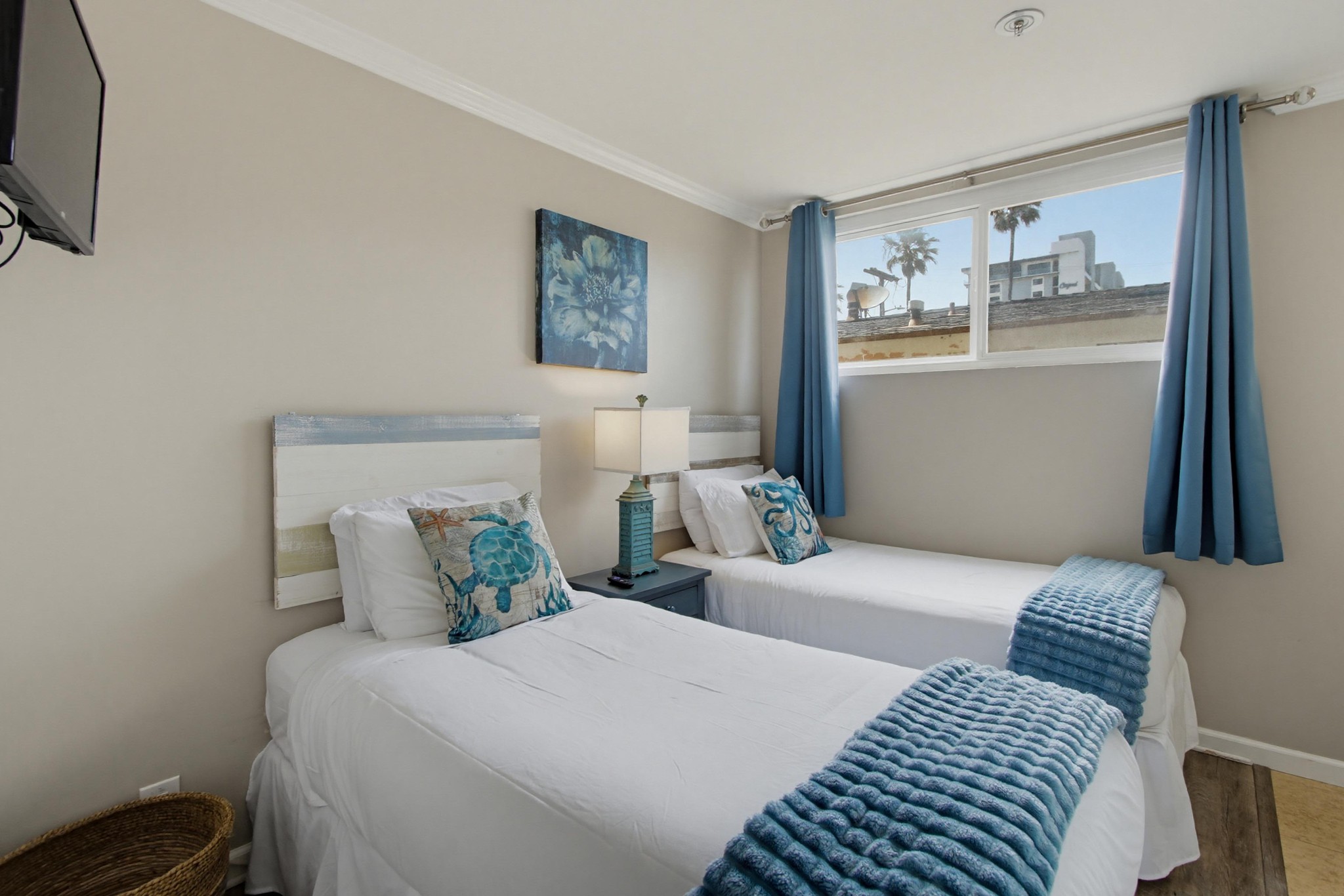 Virtual tour photo 27 of 34 for 4667 Ocean Blvd