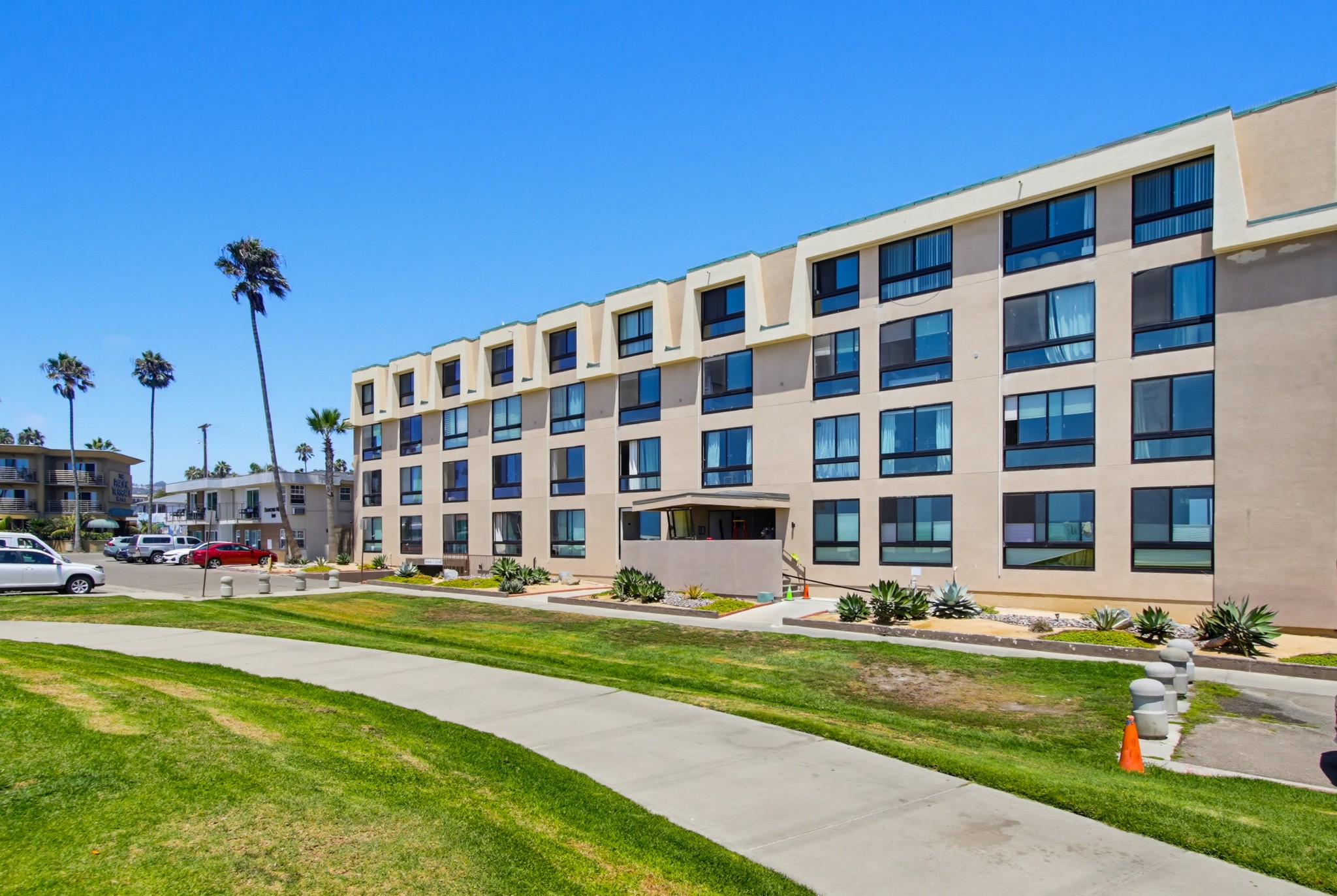 Virtual tour photo 3 of 39 for 4667 Ocean Blvd