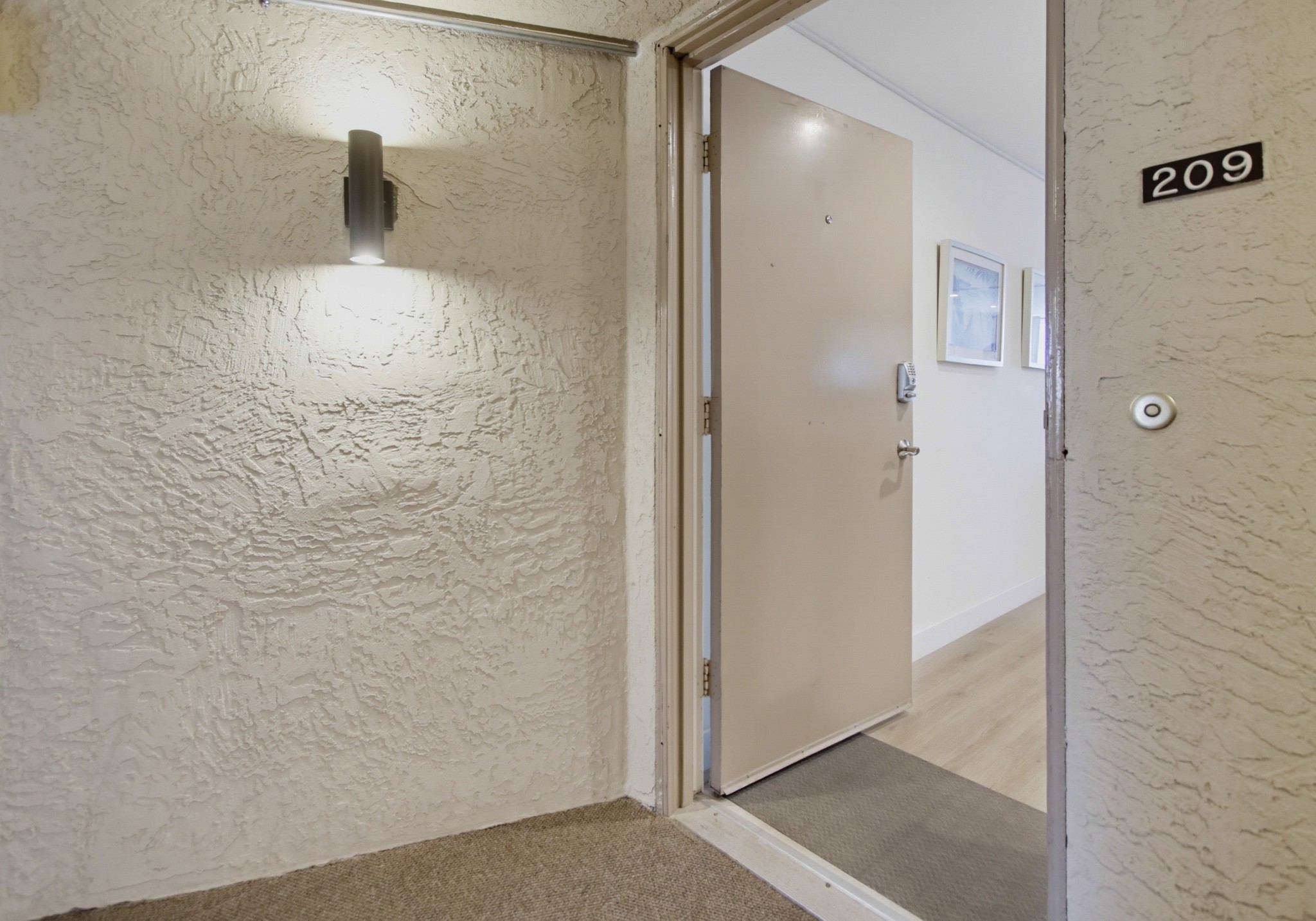 Virtual tour photo 5 of 39 for 4667 Ocean Blvd