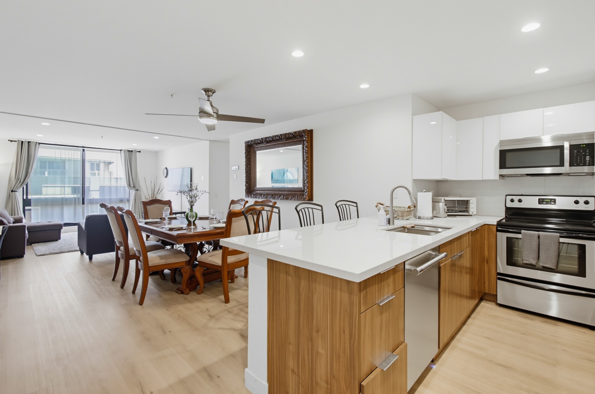 Virtual tour photo 6 of 39 for 4667 Ocean Blvd