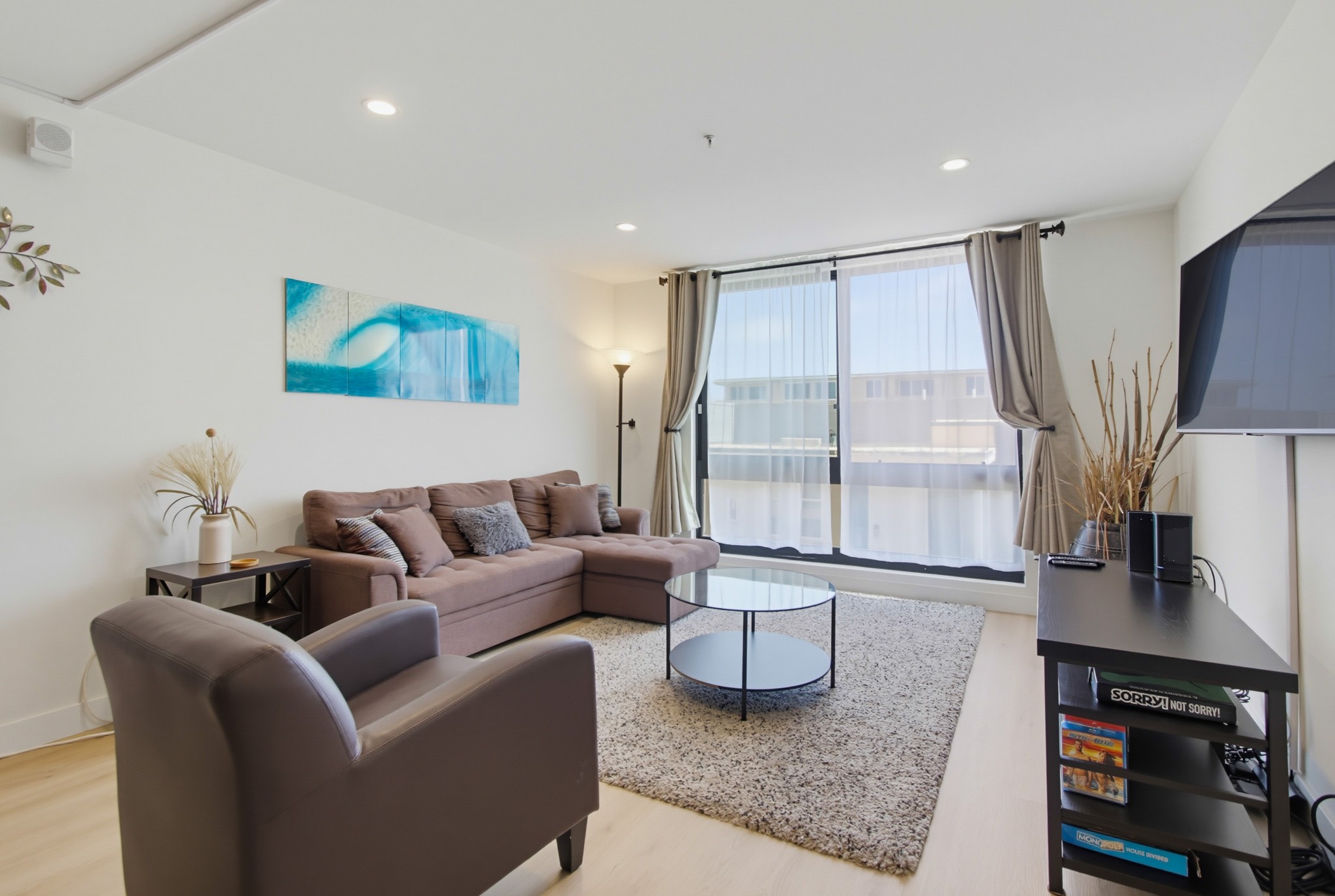 Virtual tour photo 7 of 39 for 4667 Ocean Blvd