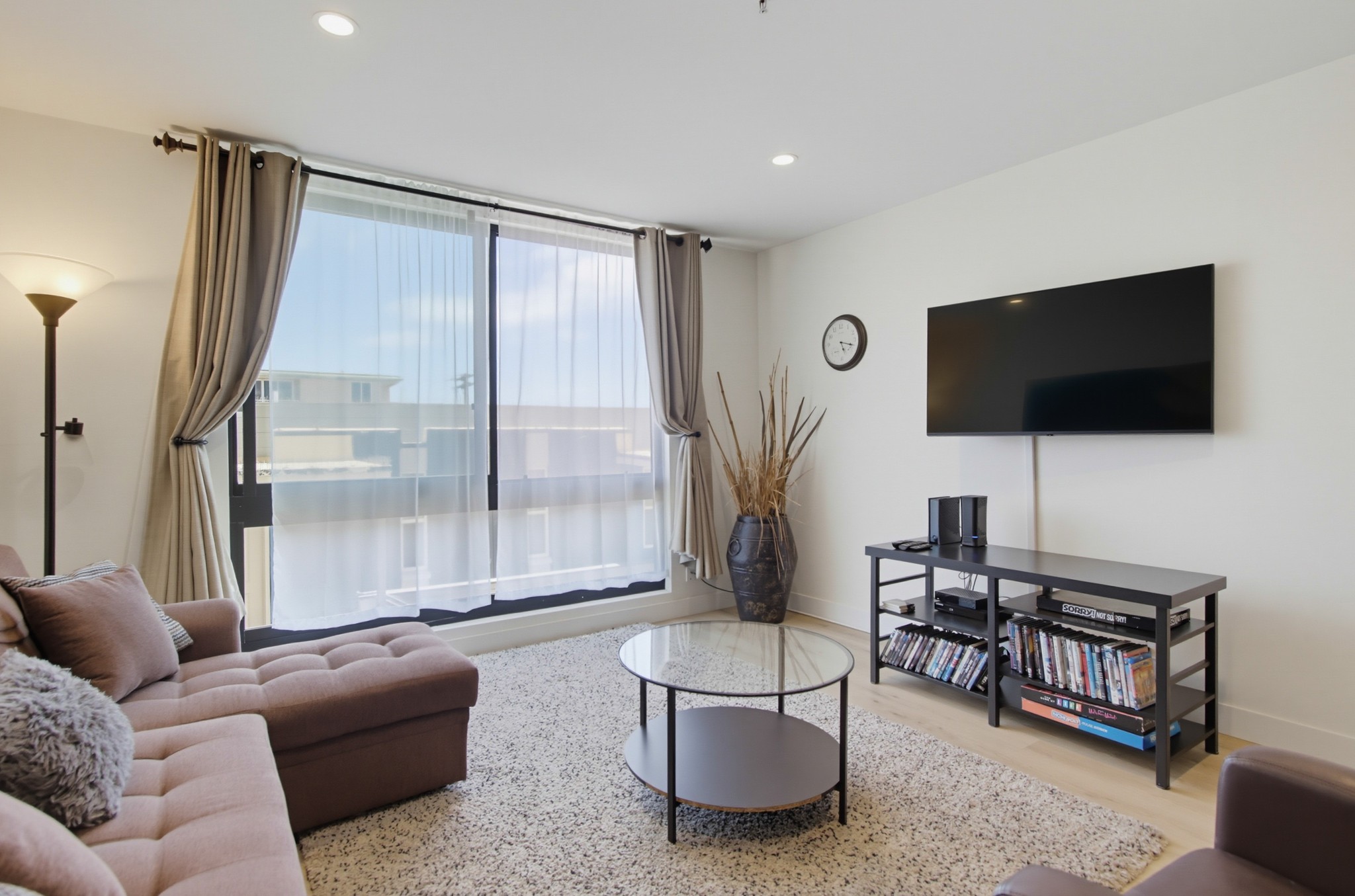 Virtual tour photo 8 of 39 for 4667 Ocean Blvd