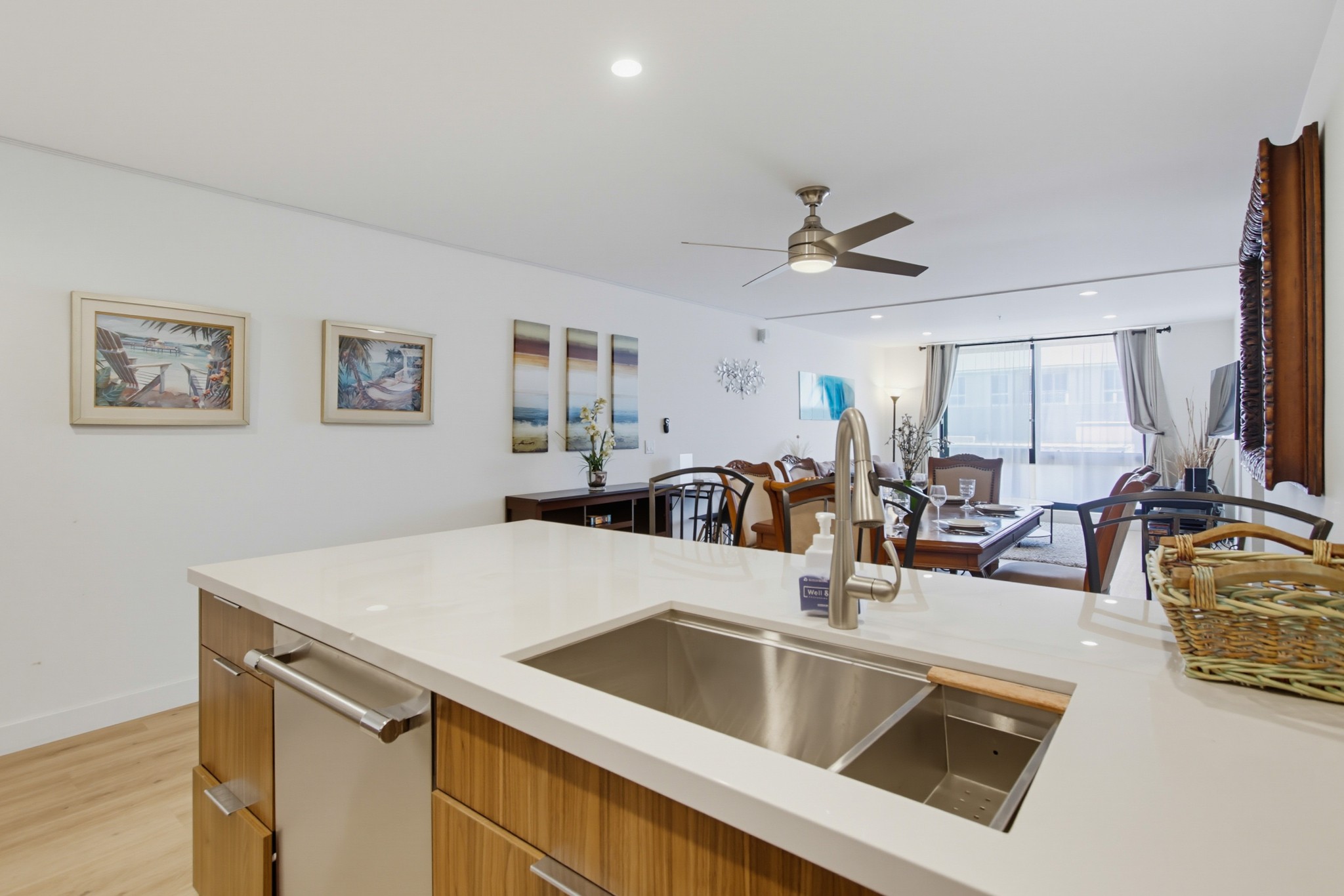 Virtual tour photo 15 of 39 for 4667 Ocean Blvd