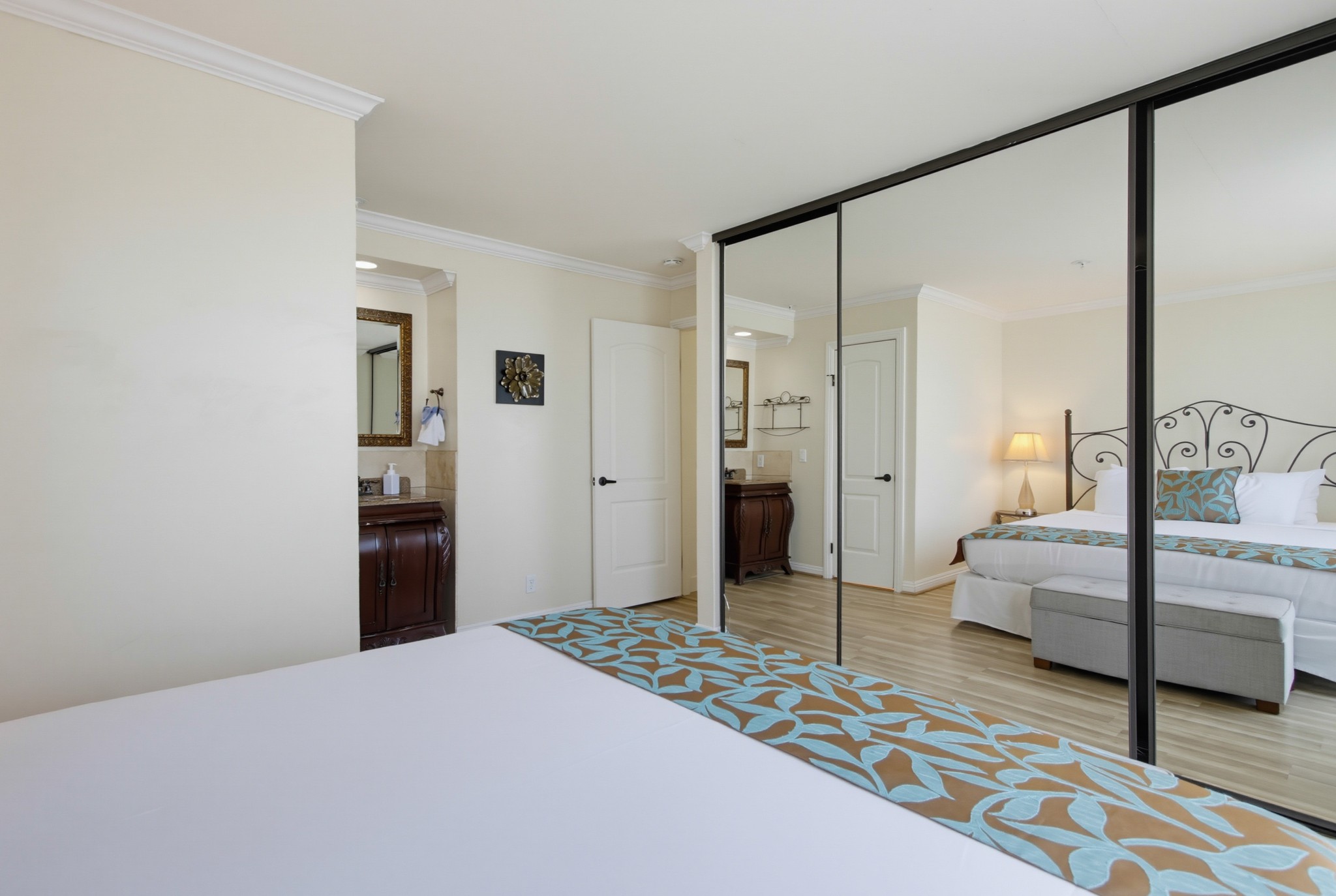 Virtual tour photo 19 of 39 for 4667 Ocean Blvd