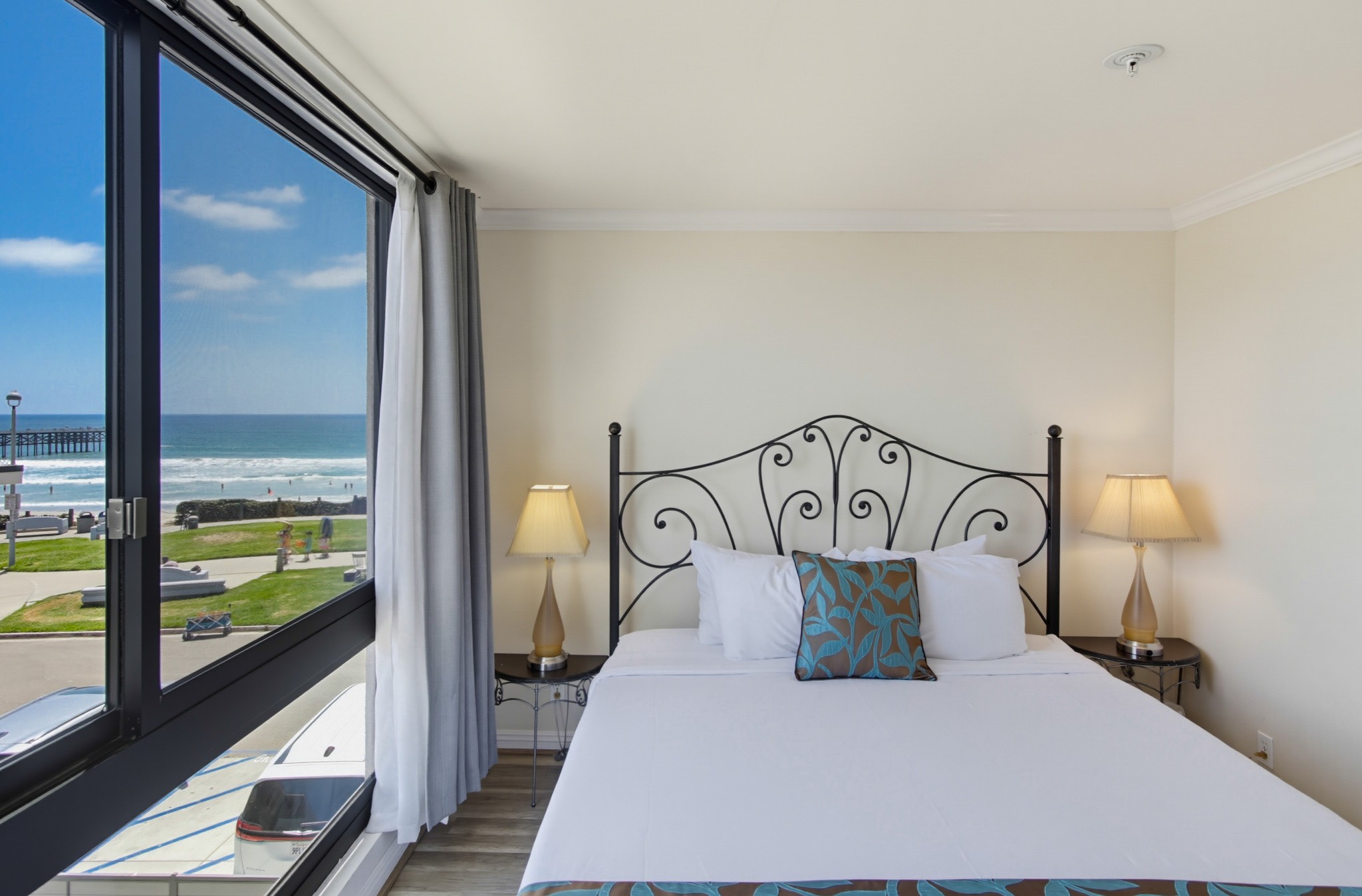 Virtual tour photo 20 of 39 for 4667 Ocean Blvd