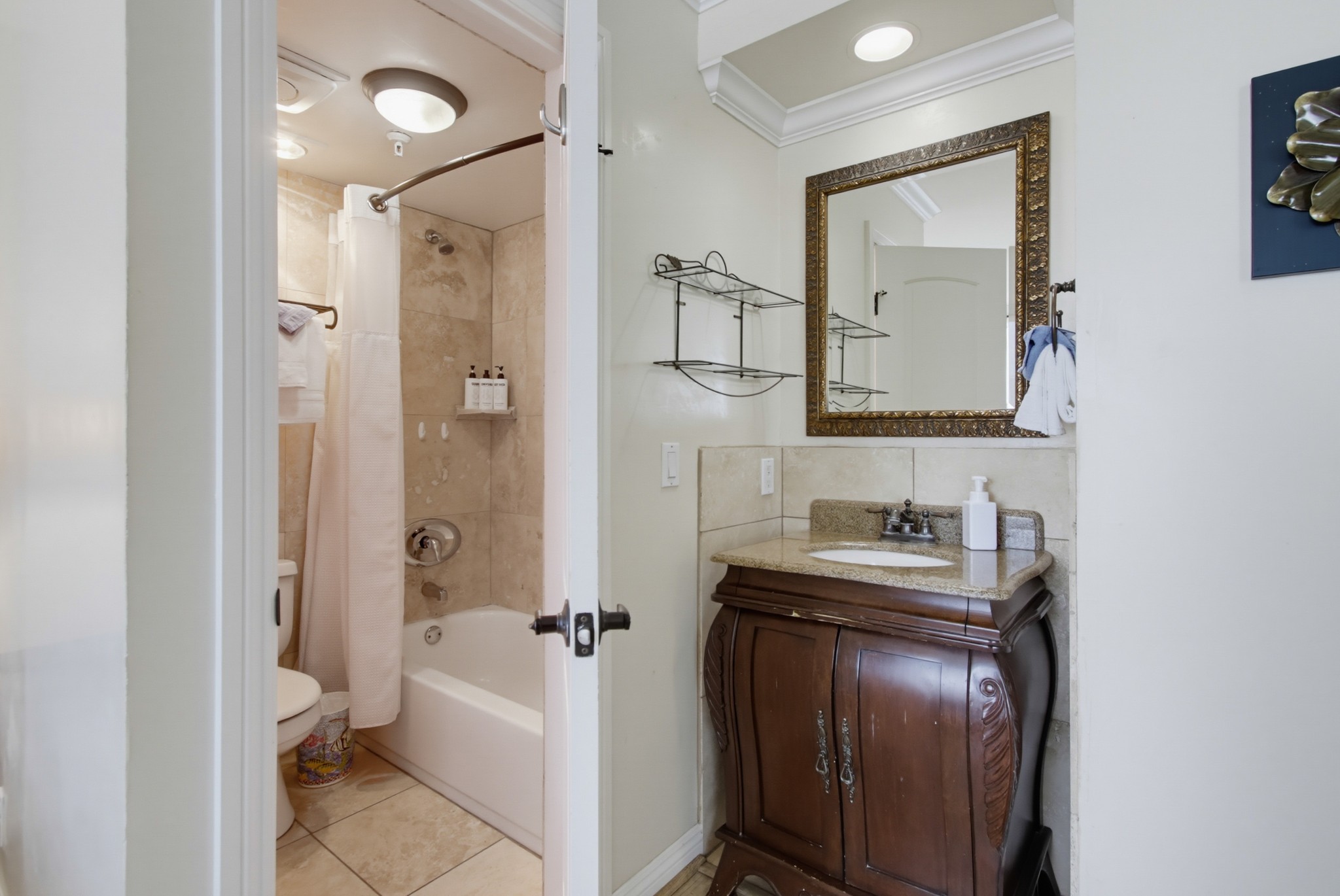 Virtual tour photo 21 of 39 for 4667 Ocean Blvd