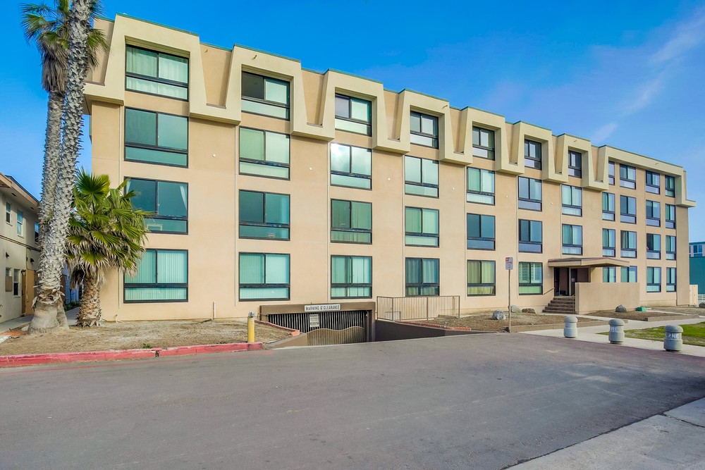 Virtual tour photo 4 of 35 for 4667 Ocean Blvd #213