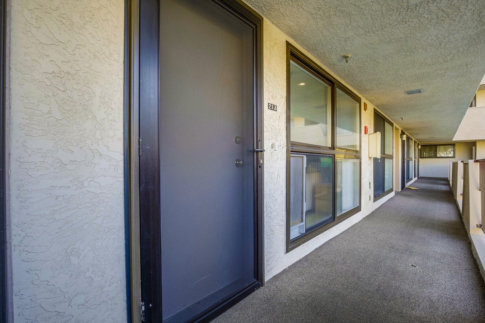 Virtual tour photo 6 of 35 for 4667 Ocean Blvd #213