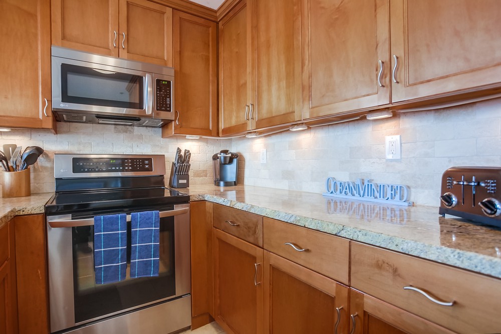 Virtual tour photo 14 of 28 for 4667 Ocean Blvd