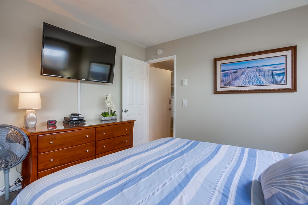 Virtual tour photo 19 of 28 for 4667 Ocean Blvd