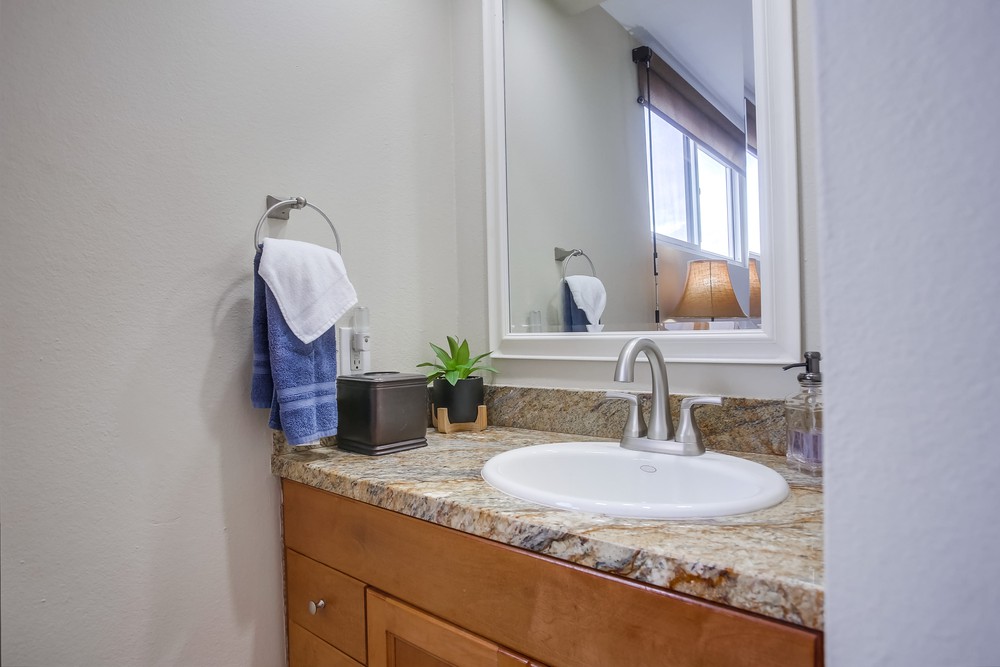 Virtual tour photo 25 of 28 for 4667 Ocean Blvd