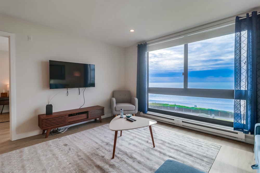 Virtual tour photo 7 of 45 for 4667 Ocean Blvd