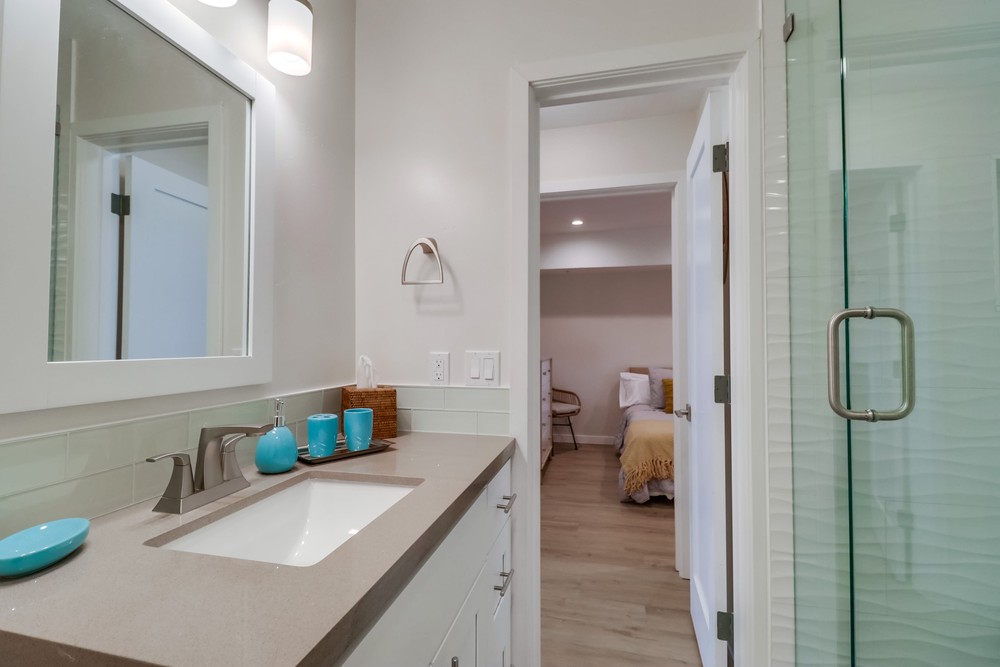 Virtual tour photo 24 of 45 for 4667 Ocean Blvd