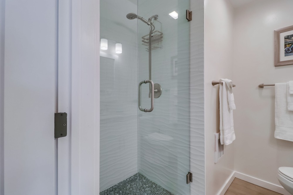 Virtual tour photo 28 of 45 for 4667 Ocean Blvd