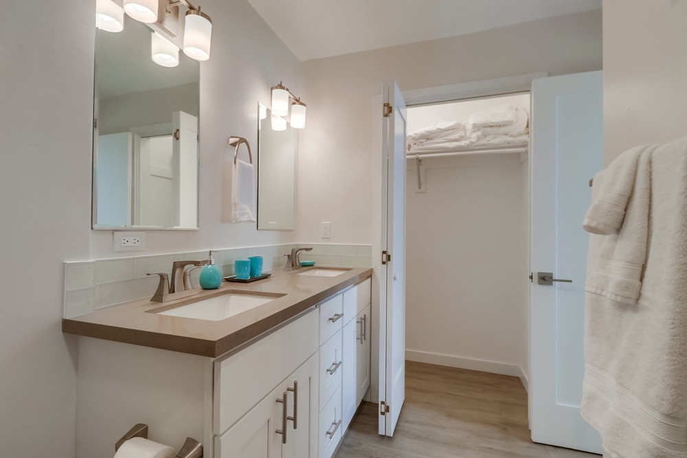 Virtual tour photo 29 of 45 for 4667 Ocean Blvd