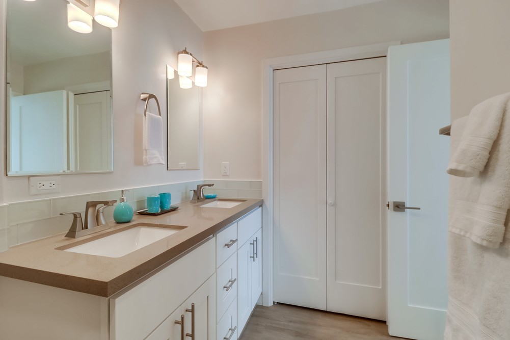 Virtual tour photo 39 of 45 for 4667 Ocean Blvd