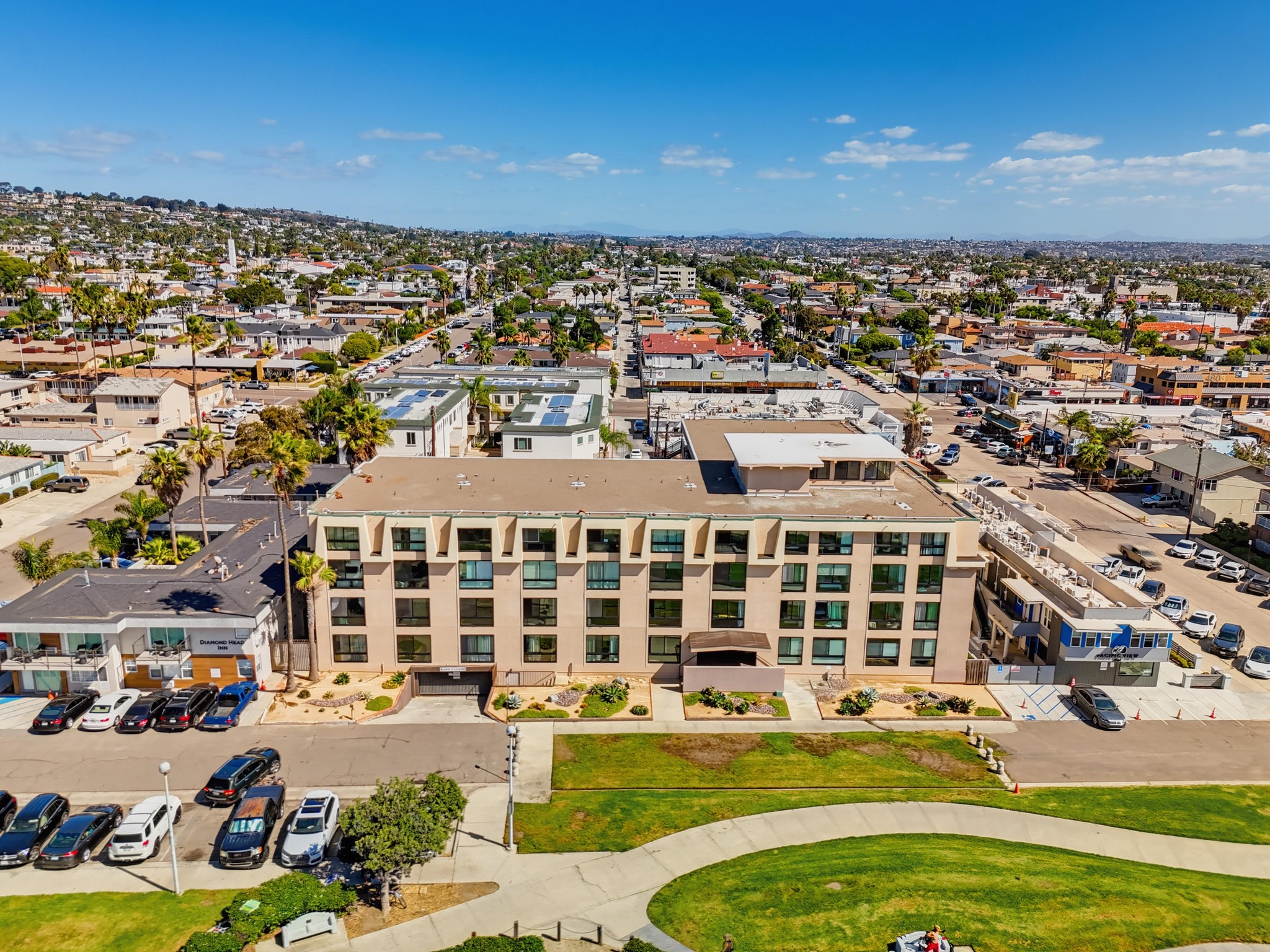 Virtual tour photo 3 of 60 for 4667 Ocean Blvd Unit 105