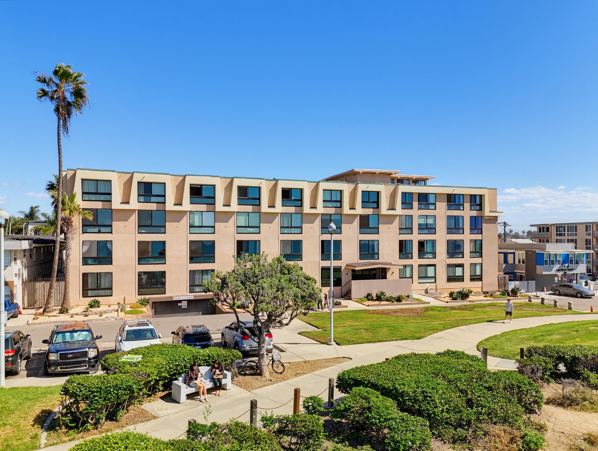 Virtual tour photo 5 of 60 for 4667 Ocean Blvd Unit 105