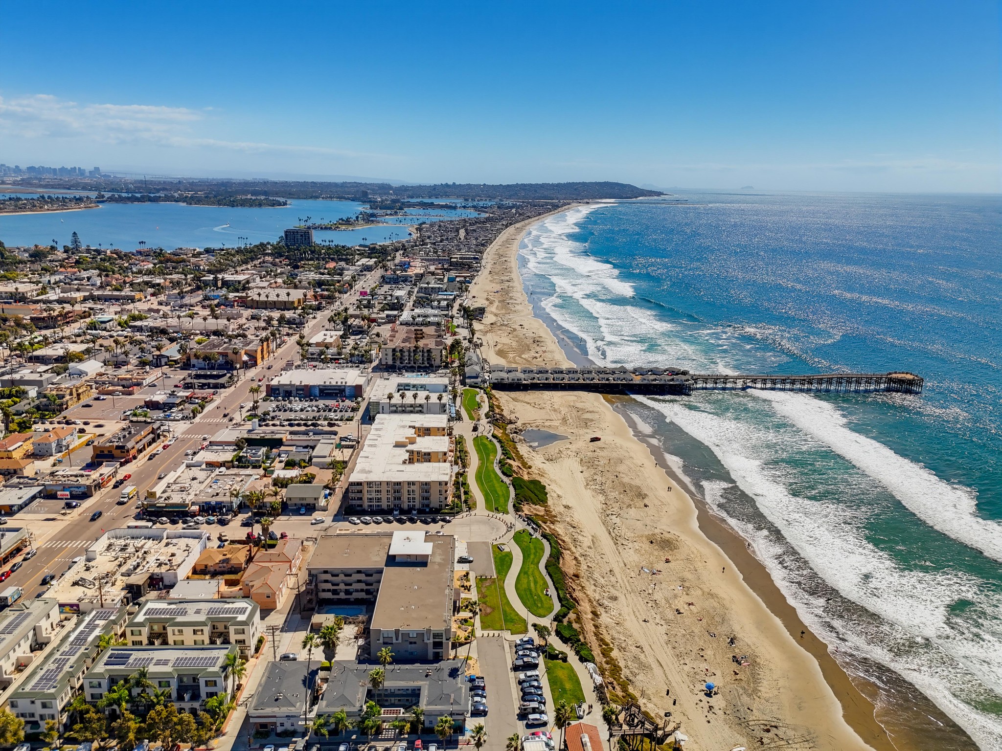 Virtual tour photo 22 of 60 for 4667 Ocean Blvd Unit 105