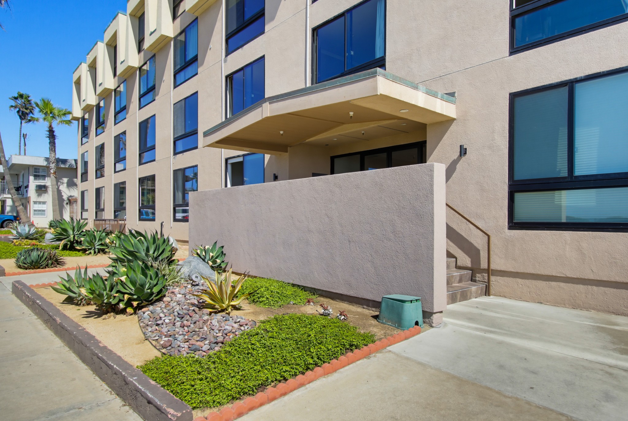 Virtual tour photo 35 of 60 for 4667 Ocean Blvd Unit 105