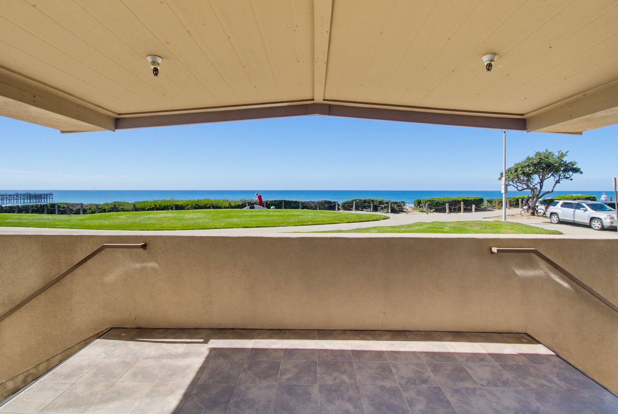 Virtual tour photo 36 of 60 for 4667 Ocean Blvd Unit 105