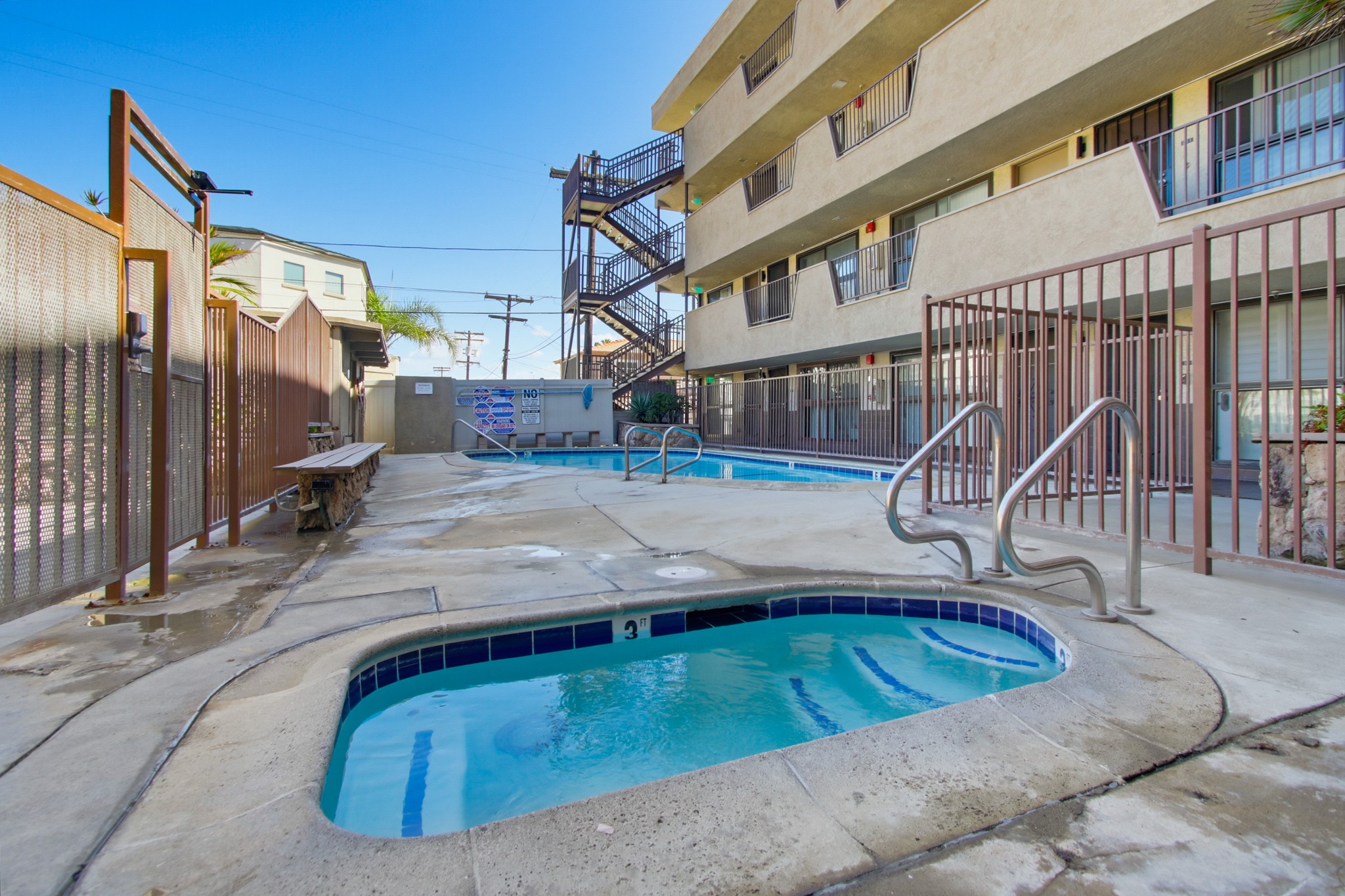 Virtual tour photo 56 of 60 for 4667 Ocean Blvd Unit 105