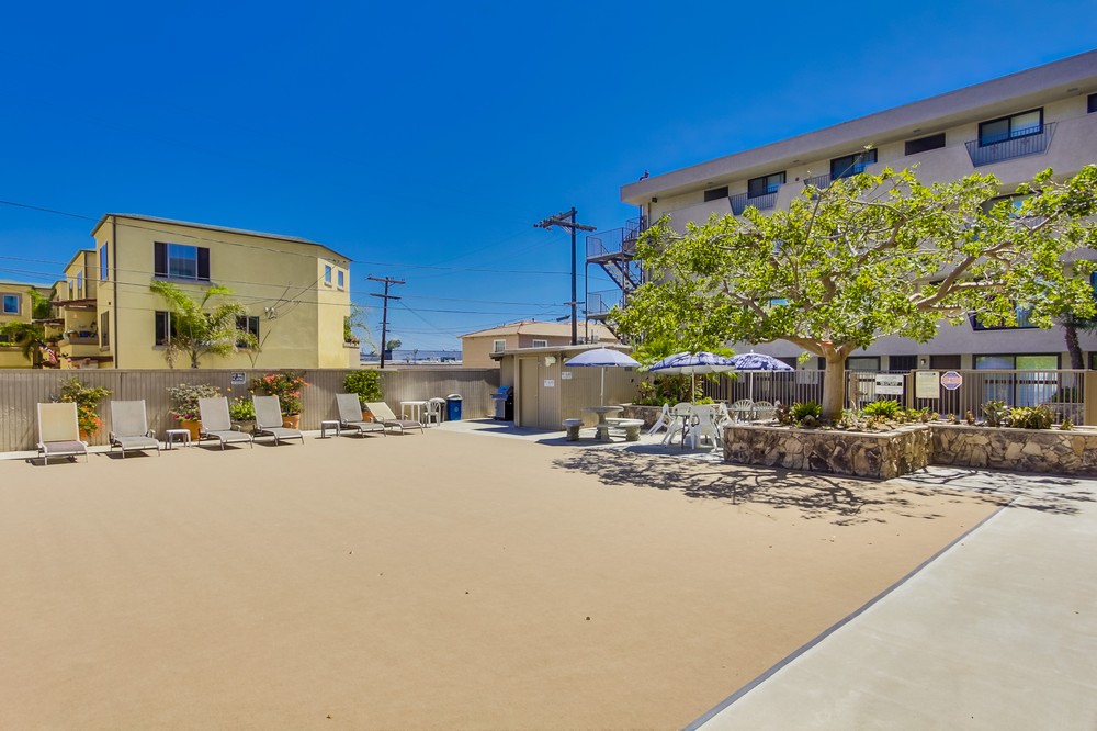 Virtual tour photo 25 of 29 for 4667 Ocean Boulevard #113