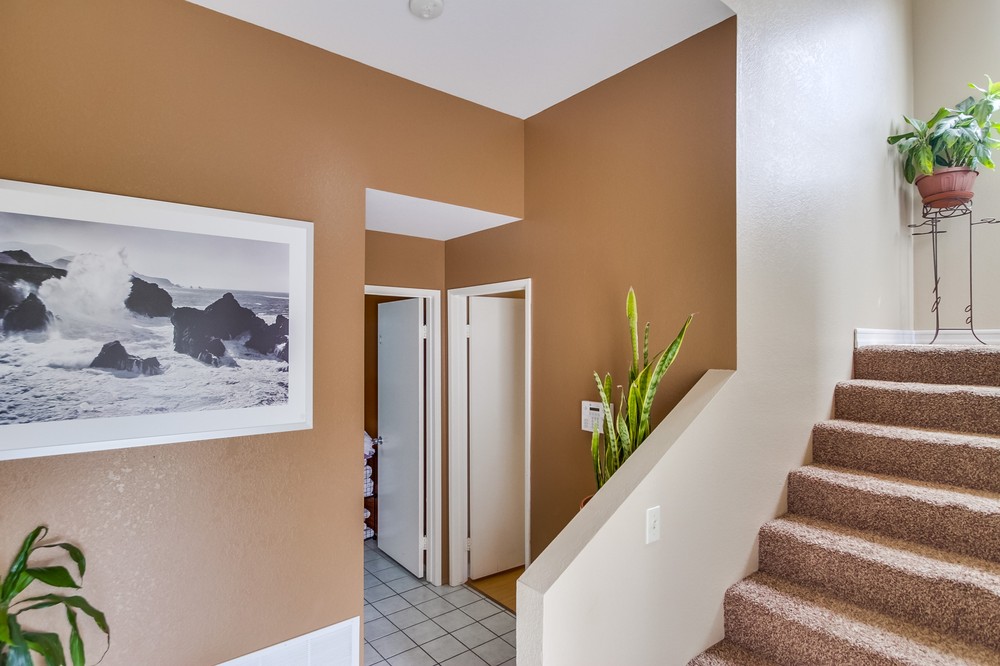 Virtual tour photo 3 of 40 for 4672 Santa Monica Avenue