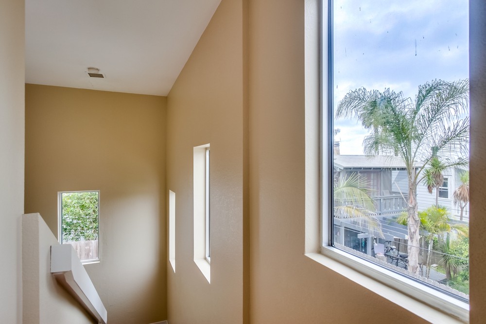 Virtual tour photo 4 of 40 for 4672 Santa Monica Avenue
