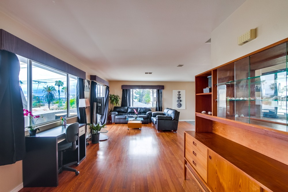 Virtual tour photo 5 of 40 for 4672 Santa Monica Avenue