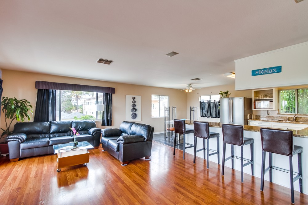 Virtual tour photo 8 of 40 for 4672 Santa Monica Avenue
