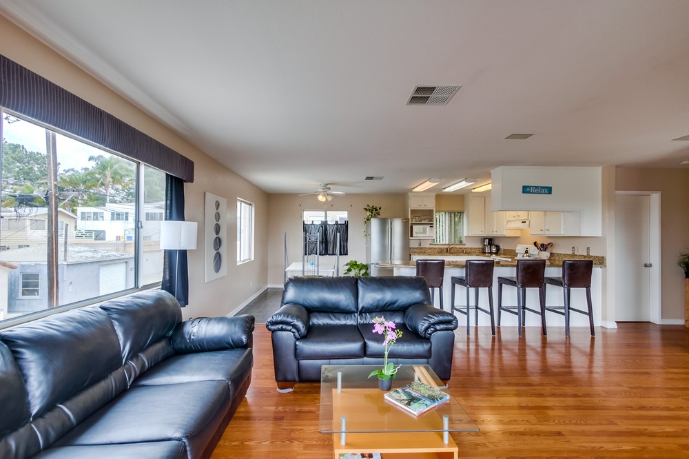 Virtual tour photo 12 of 40 for 4672 Santa Monica Avenue