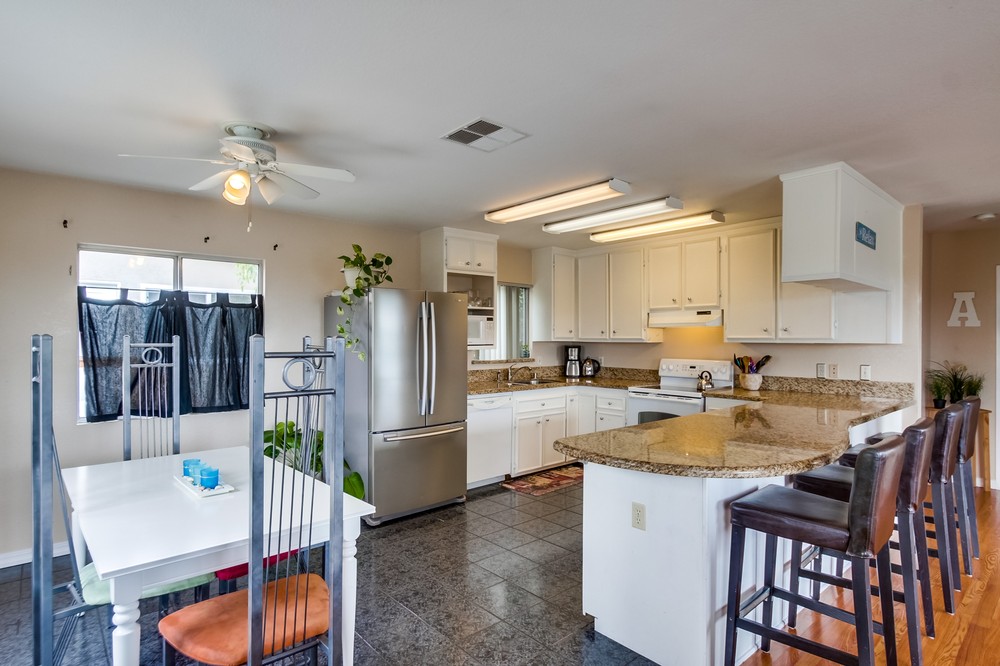 Virtual tour photo 13 of 40 for 4672 Santa Monica Avenue