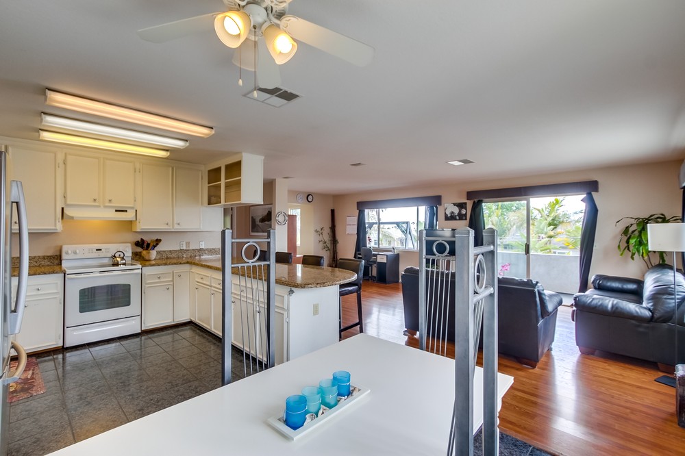 Virtual tour photo 14 of 40 for 4672 Santa Monica Avenue