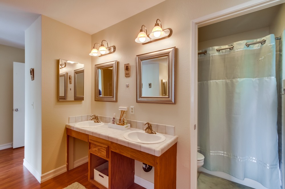 Virtual tour photo 18 of 40 for 4672 Santa Monica Avenue