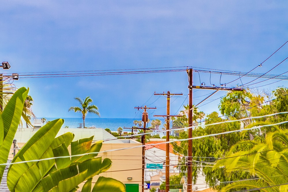 Virtual tour photo 21 of 40 for 4672 Santa Monica Avenue