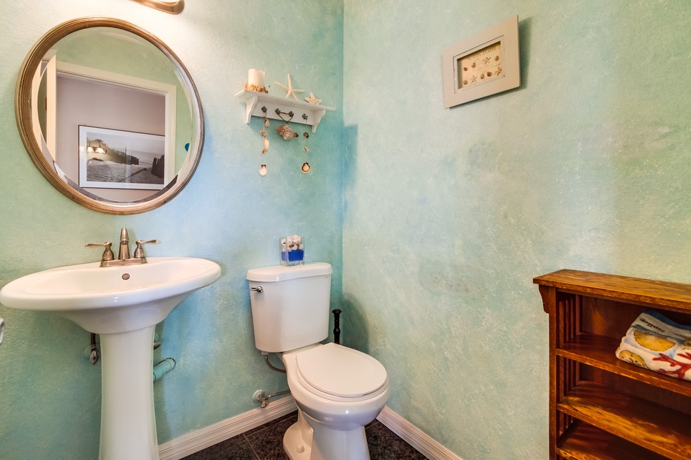 Virtual tour photo 25 of 40 for 4672 Santa Monica Avenue