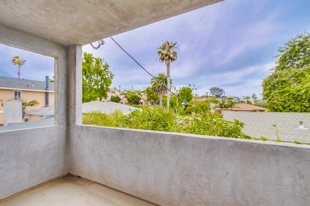 Virtual tour photo 26 of 40 for 4672 Santa Monica Avenue